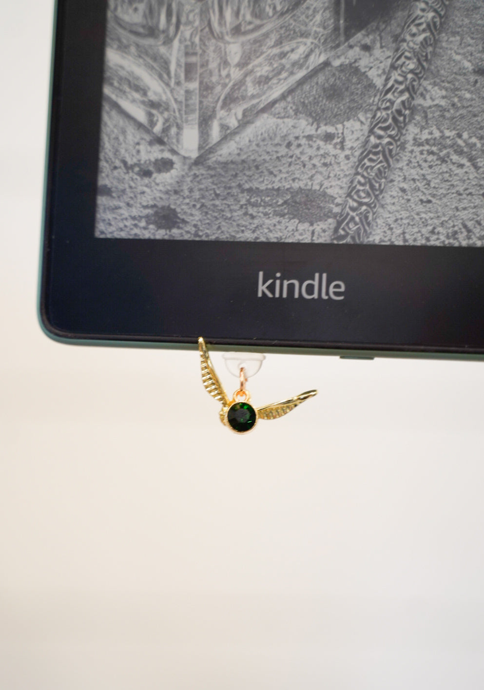 MAGICAL WIZARDING WORLD KINDLE CHARMS | DUST PLUGS