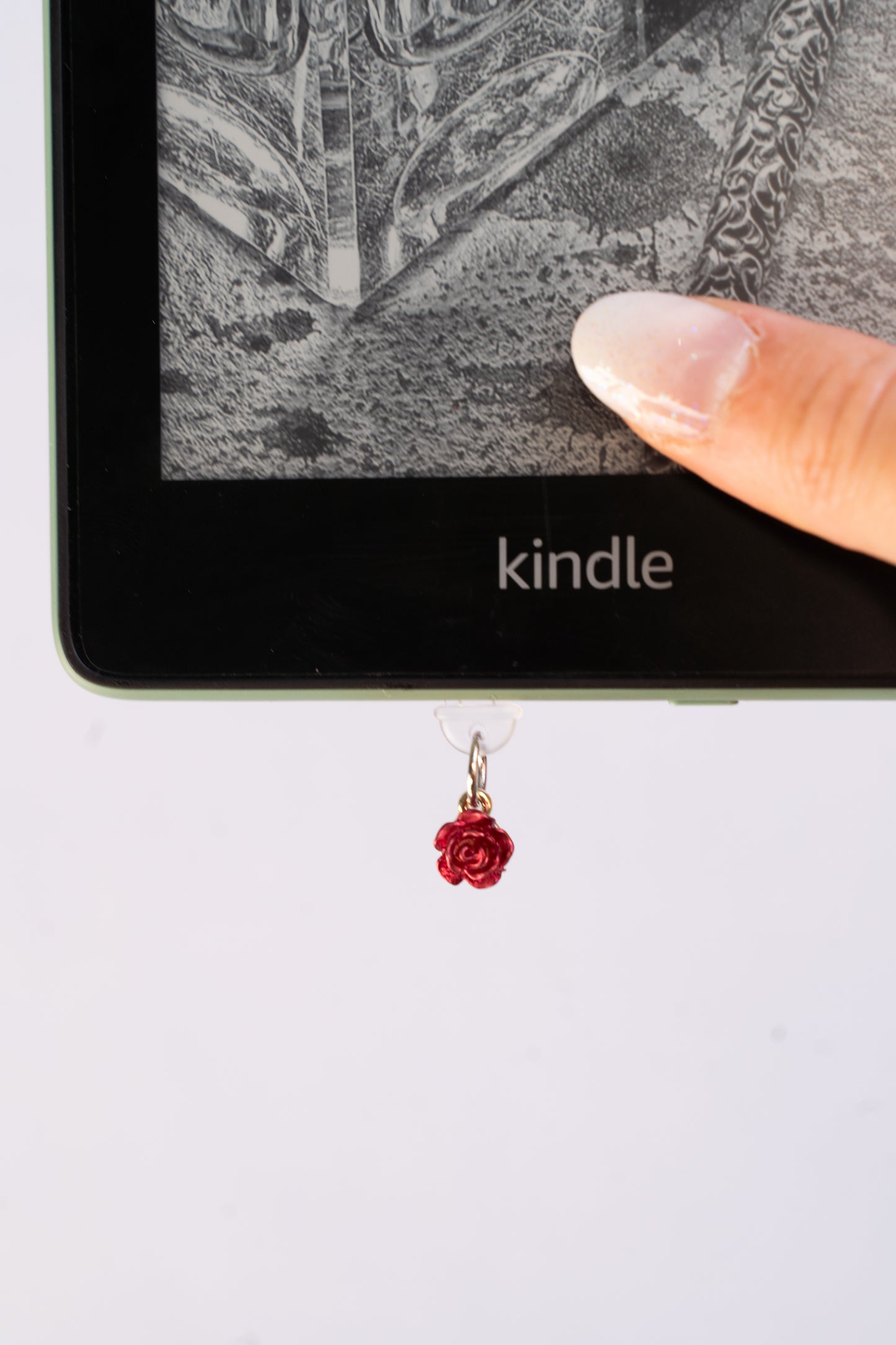 METAL & PLASTIC CHARMS | KINDLE DUST PLUGS