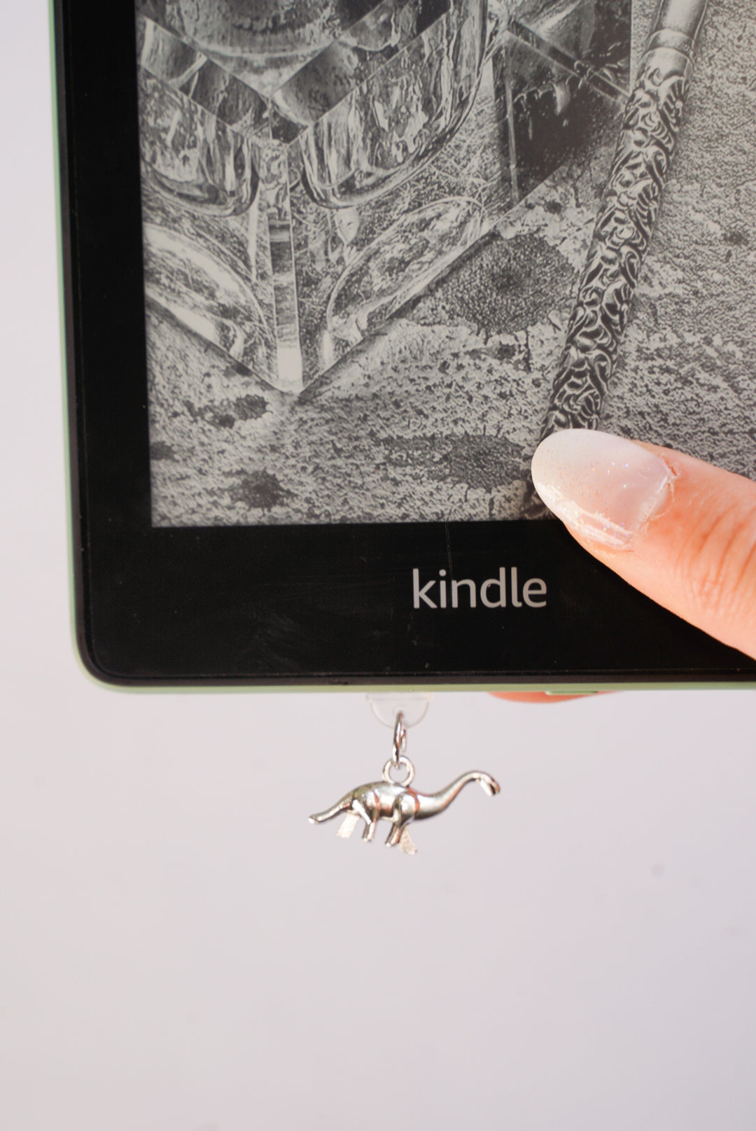 METAL & PLASTIC CHARMS | KINDLE DUST PLUGS