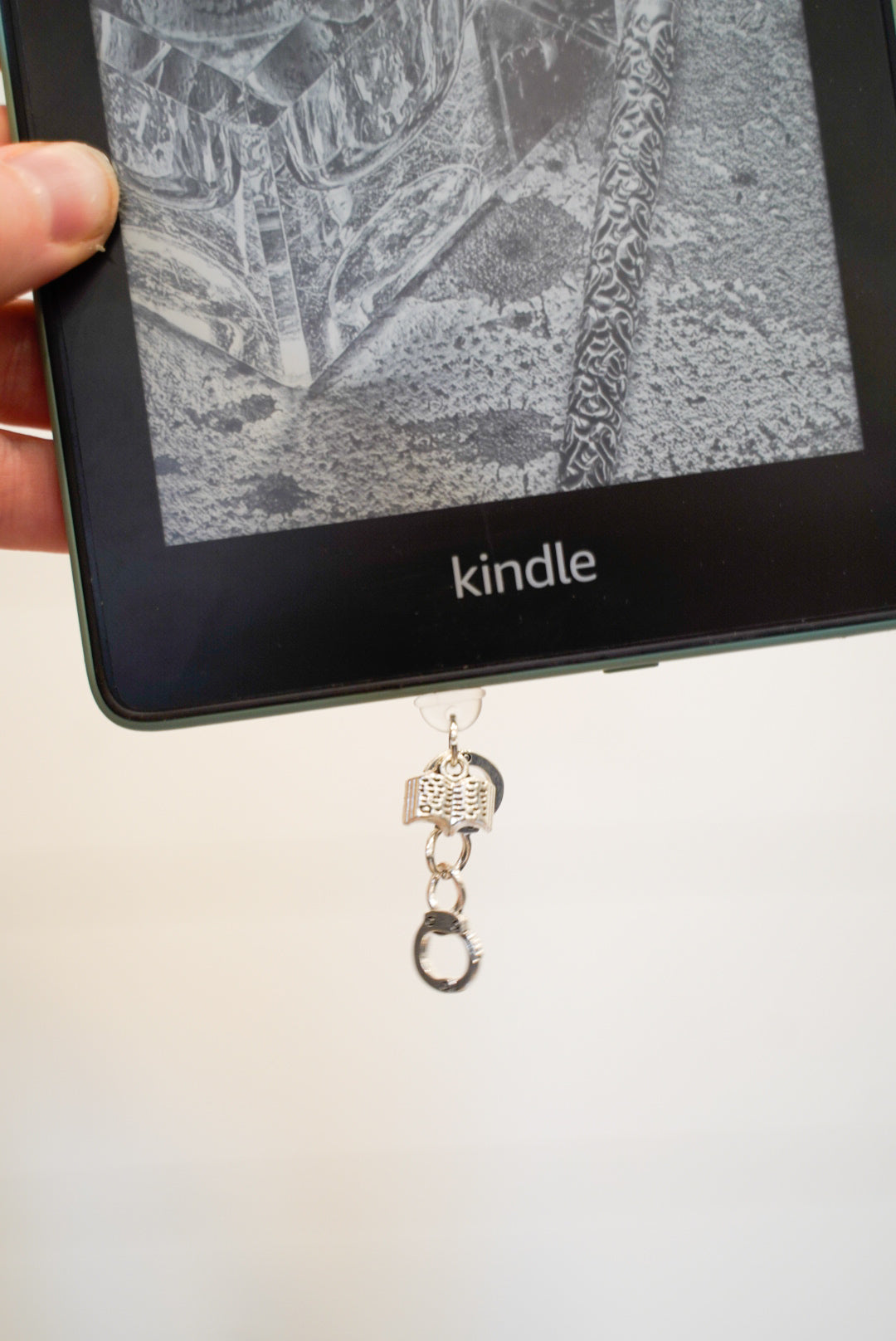 METAL & PLASTIC CHARMS | KINDLE DUST PLUGS